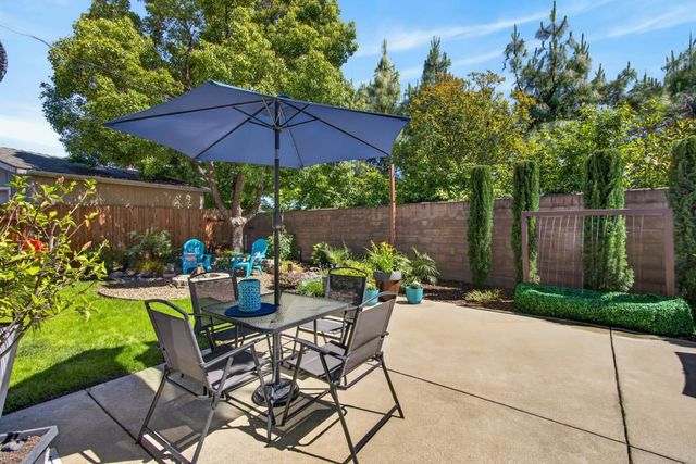 2218 Longview Dr, Roseville, CA 95747