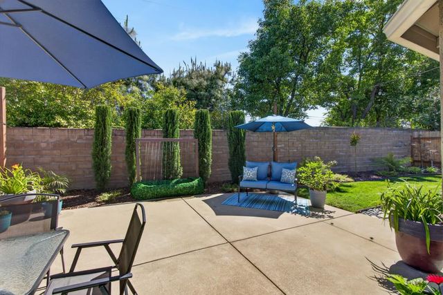 2218 Longview Dr, Roseville, CA 95747