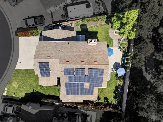 2218 Longview Dr, Roseville, CA 95747