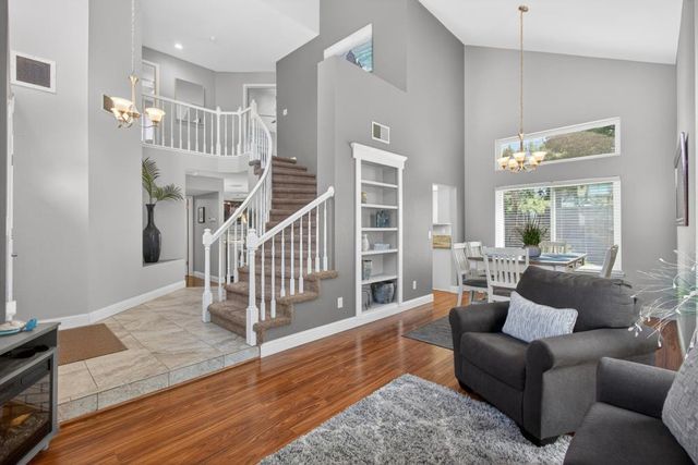 2218 Longview Dr, Roseville, CA 95747