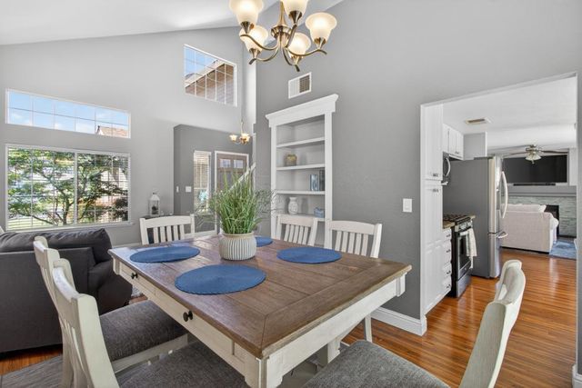 2218 Longview Dr, Roseville, CA 95747
