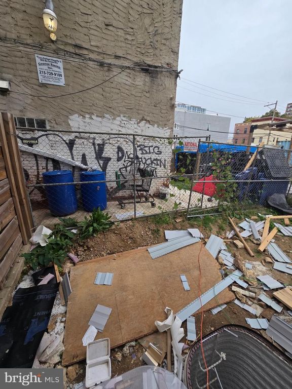 Image 14 of property listing at 1511 W FLORA ST, Philadelphia, PA 19121