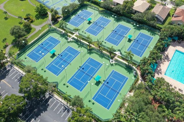 1302 NW 139th Ave, Pembroke Pines, FL 33028