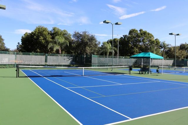 1302 NW 139th Ave, Pembroke Pines, FL 33028