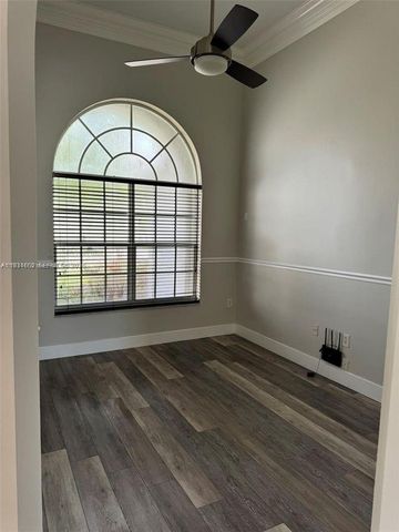 1302 NW 139th Ave, Pembroke Pines, FL 33028