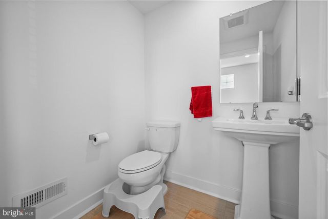 4 WILLIAM BOYER DR, Titusville, NJ 08560