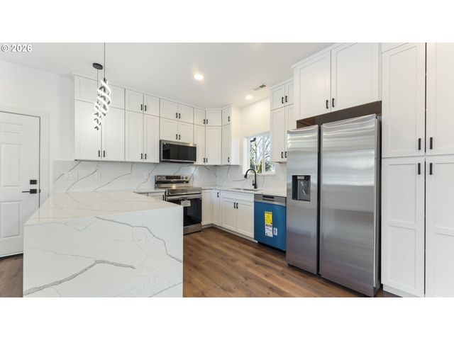141 Ne D St, Willamina, OR 97396