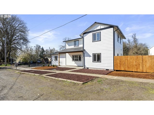 141 Ne D St, Willamina, OR 97396