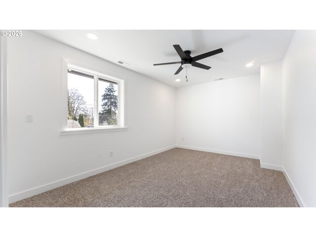141 Ne D St, Willamina, OR 97396