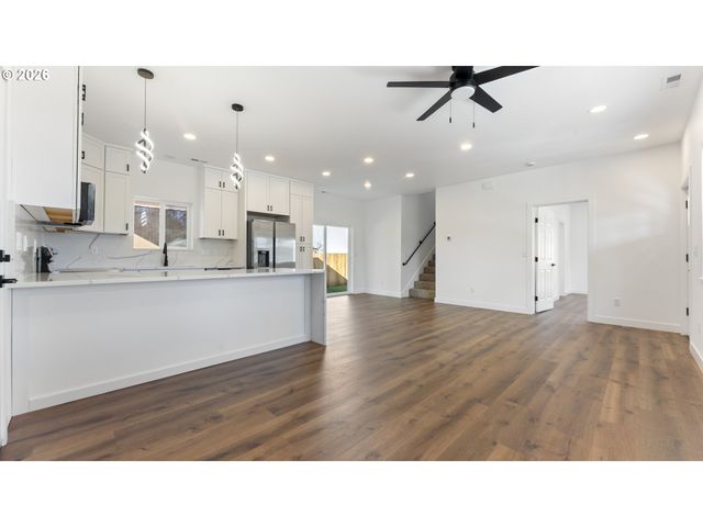 141 Ne D St, Willamina, OR 97396