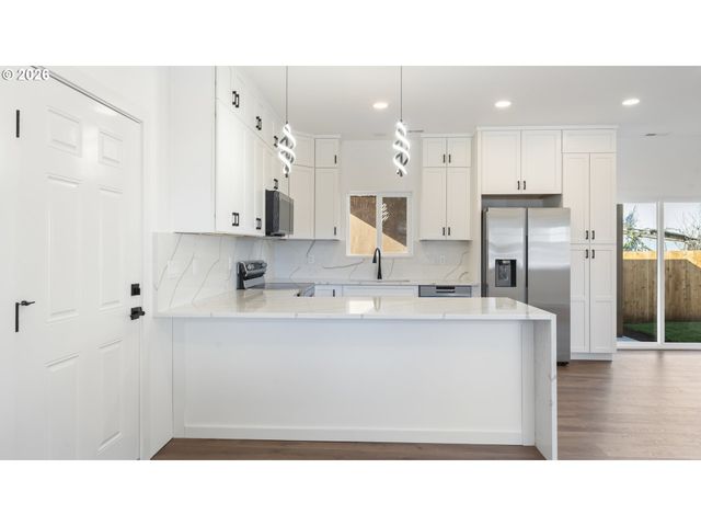 141 Ne D St, Willamina, OR 97396