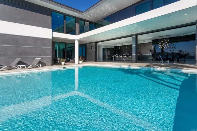 1095 Hoover Street, Carlsbad, CA 92008