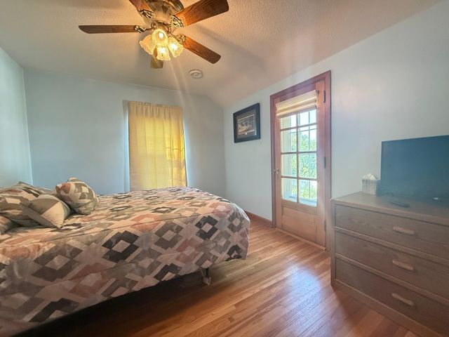 406 2nd Avenue SE, Pine Island, MN 55963