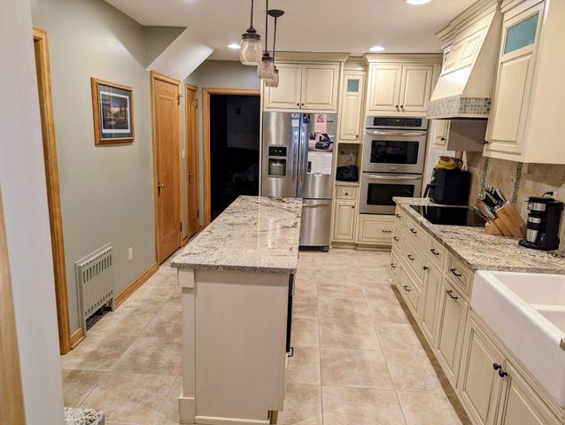 406 2nd Avenue SE, Pine Island, MN 55963