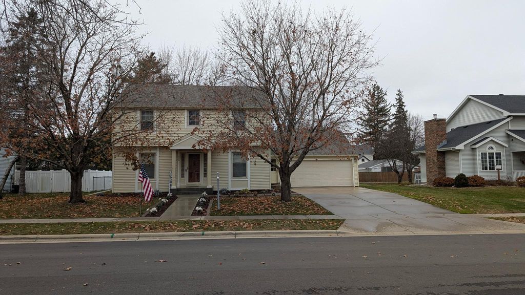 406 2nd Avenue SE, Pine Island, MN 55963