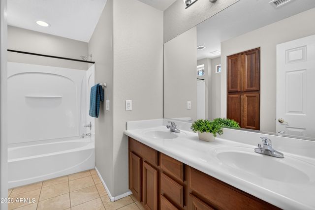589 W HEREFORD Drive, San Tan Valley, AZ 85143