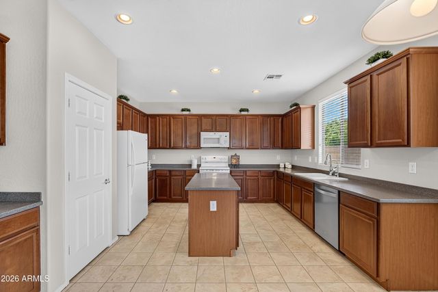 589 W HEREFORD Drive, San Tan Valley, AZ 85143