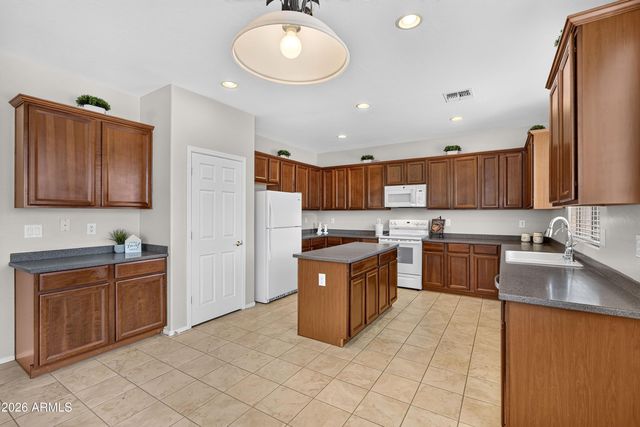 589 W HEREFORD Drive, San Tan Valley, AZ 85143