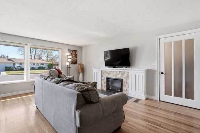 3010 W BISMARK Ave, Spokane, WA 99205