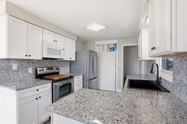 3010 W BISMARK Ave, Spokane, WA 99205