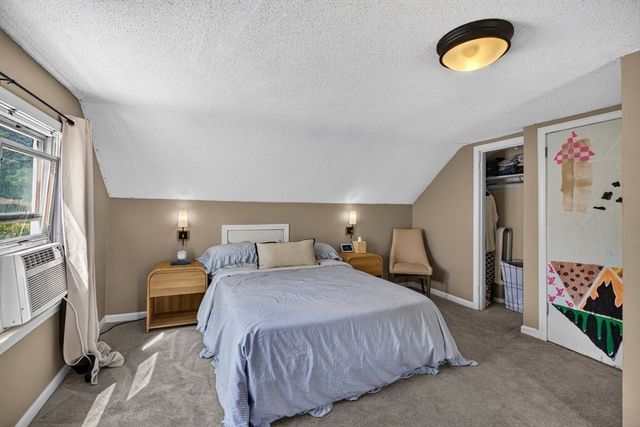 20 Westernview Cir, East Longmeadow, MA 01028