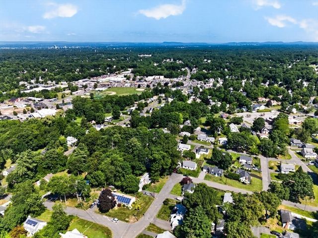 20 Westernview Cir, East Longmeadow, MA 01028