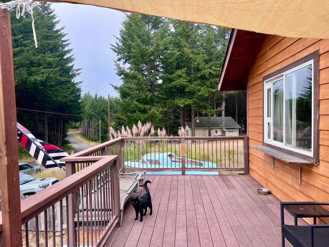 151 Redwood Road, Shelter Cove, CA 95589