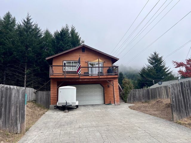 151 Redwood Road, Shelter Cove, CA 95589