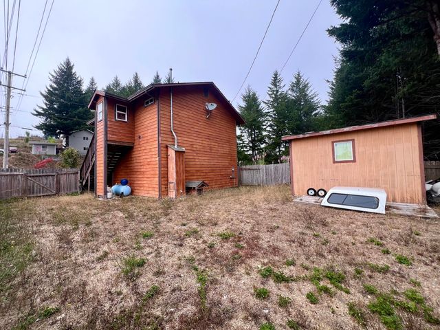 151 Redwood Road, Shelter Cove, CA 95589