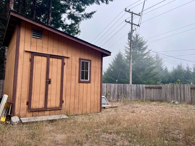 151 Redwood Road, Shelter Cove, CA 95589