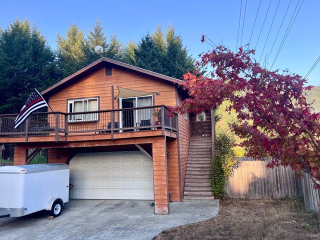 151 Redwood Road, Shelter Cove, CA 95589