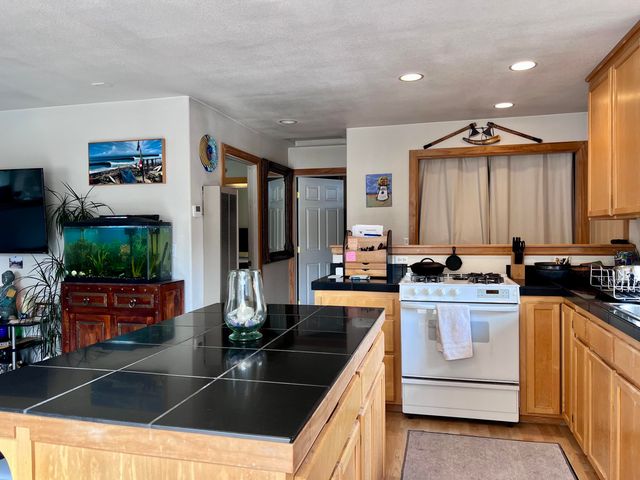 151 Redwood Road, Shelter Cove, CA 95589