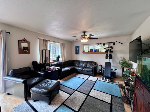 151 Redwood Road, Shelter Cove, CA 95589