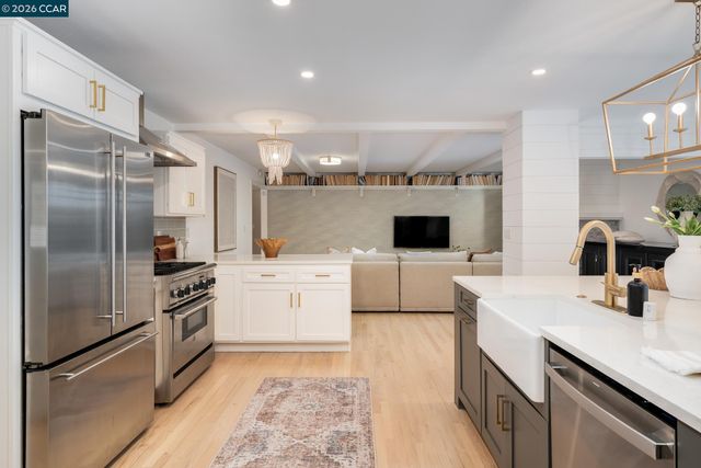 835 Richard Ln, Danville, CA 94526