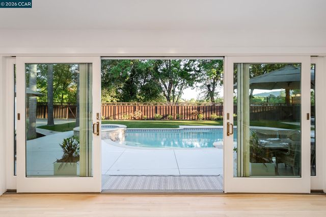 835 Richard Ln, Danville, CA 94526