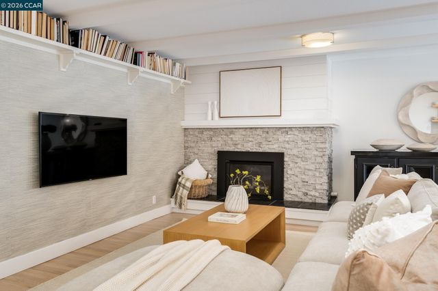 835 Richard Ln, Danville, CA 94526