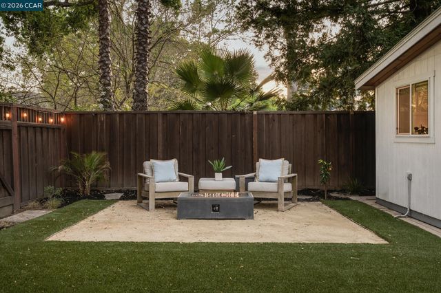 835 Richard Ln, Danville, CA 94526