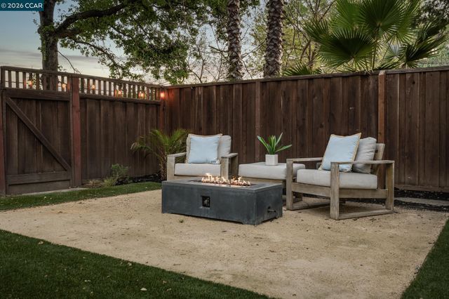 835 Richard Ln, Danville, CA 94526