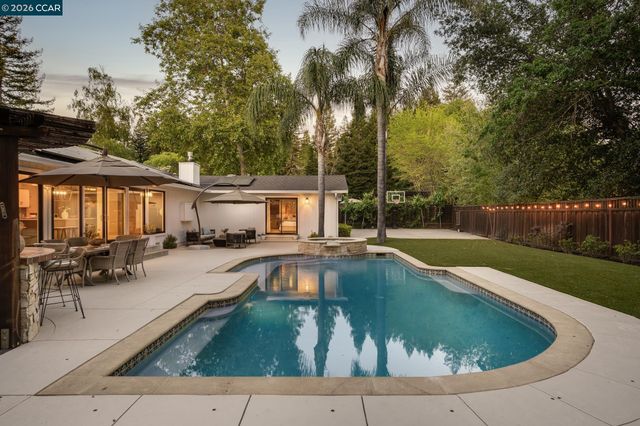 835 Richard Ln, Danville, CA 94526