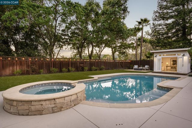 835 Richard Ln, Danville, CA 94526