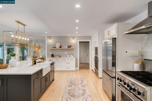 835 Richard Ln, Danville, CA 94526