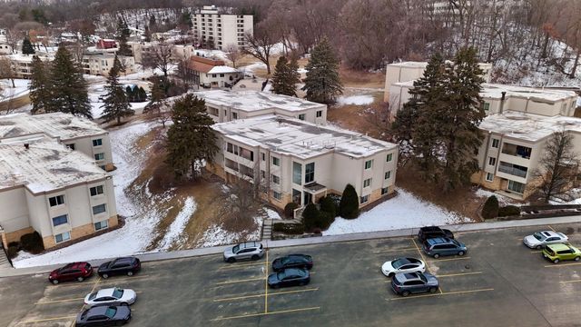 358 Elton Hills Drive NW 11, Rochester, MN 55901