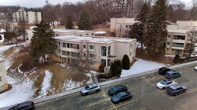 358 Elton Hills Drive NW 11, Rochester, MN 55901