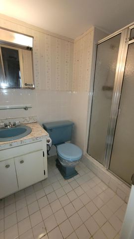 48 Stratford D, West Palm Beach, FL 33417