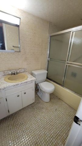 48 Stratford D, West Palm Beach, FL 33417