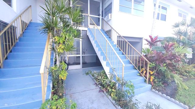 48 Stratford D, West Palm Beach, FL 33417