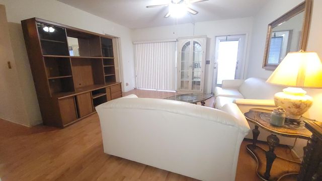 48 Stratford D, West Palm Beach, FL 33417