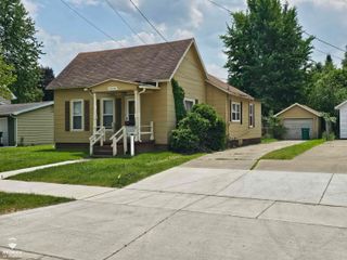 209 W Stewart Street, Owosso, MI 48867