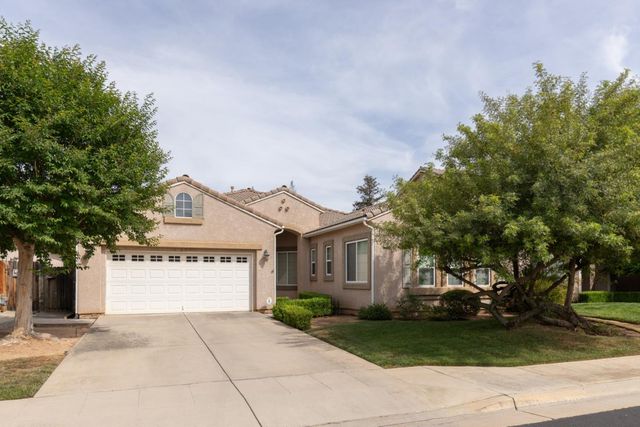 1827 N Joshua Avenue, Clovis, CA 93619