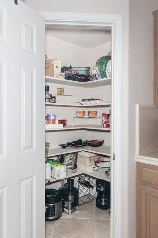 1827 N Joshua Avenue, Clovis, CA 93619